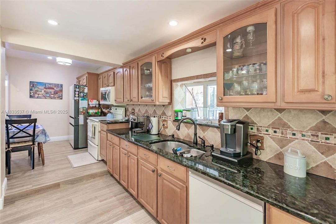 For Sale: $815,000 (3 beds, 2 baths, 1557 Square Feet)