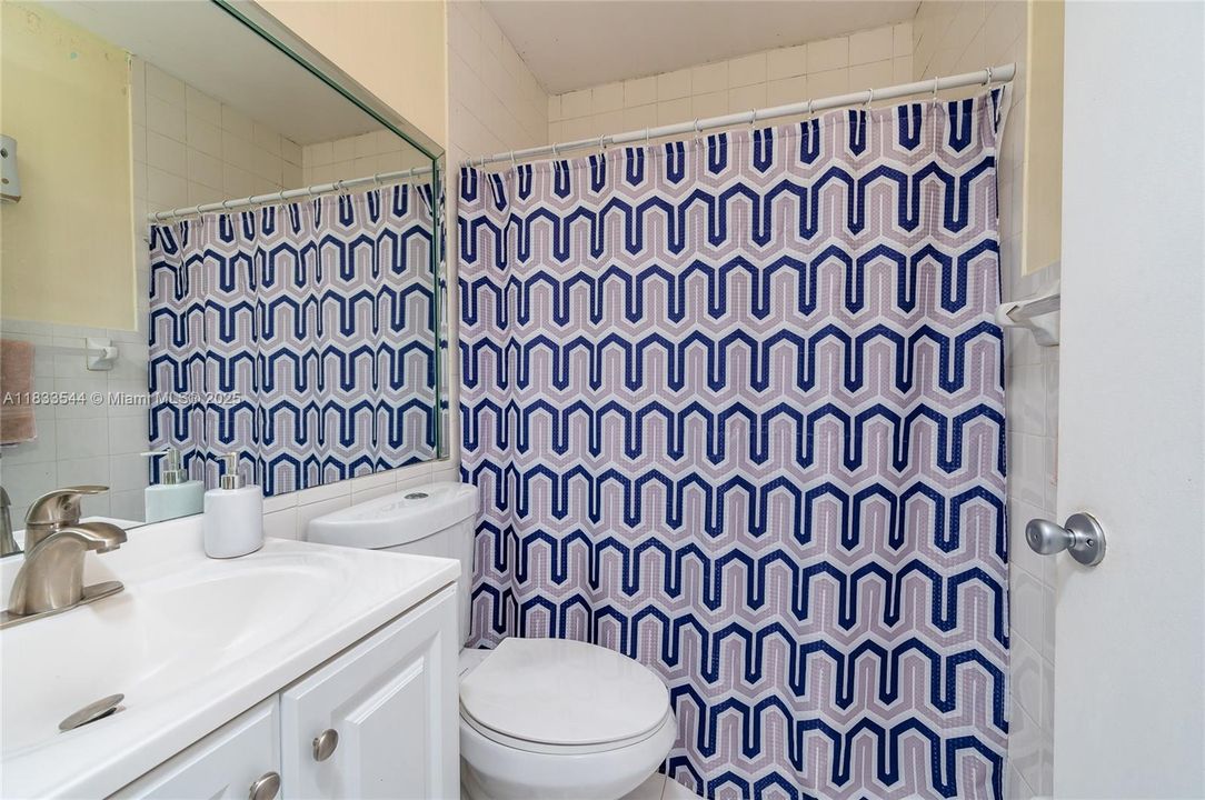 Active With Contract: $430,000 (4 beds, 2 baths, 1586 Square Feet)