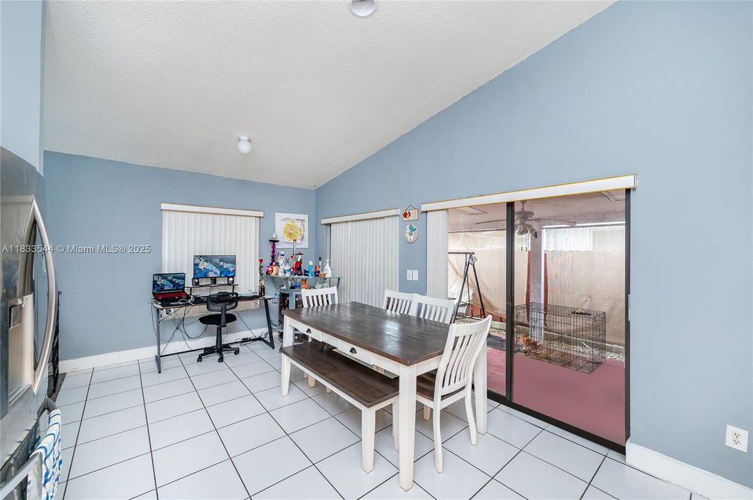 Active With Contract: $430,000 (4 beds, 2 baths, 1586 Square Feet)