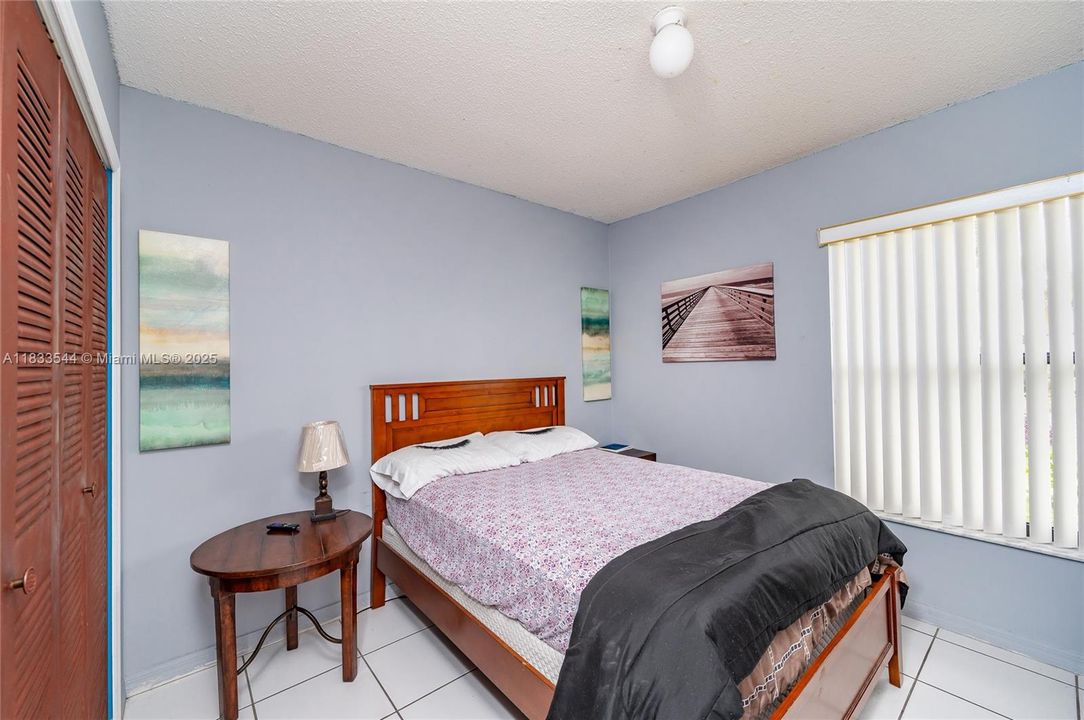 Active With Contract: $430,000 (4 beds, 2 baths, 1586 Square Feet)