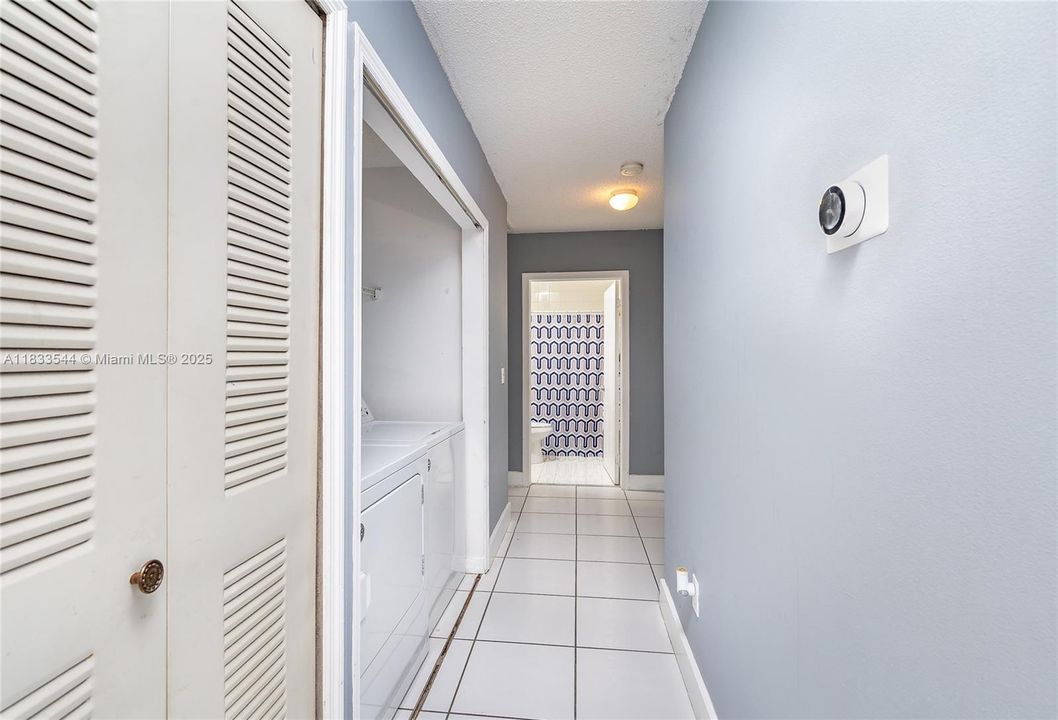 Active With Contract: $430,000 (4 beds, 2 baths, 1586 Square Feet)