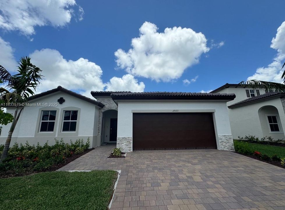 Active With Contract: $4,200 (4 beds, 3 baths, 0 Square Feet)