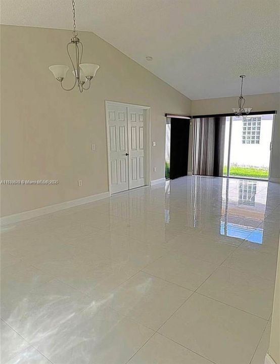 Recently Rented: $3,450 (3 beds, 2 baths, 1348 Square Feet)