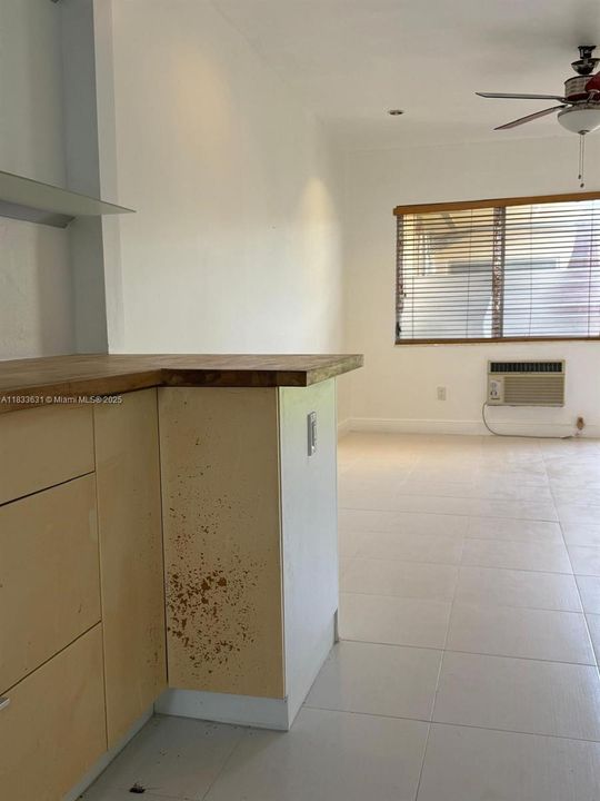 Vendido Recientemente: $126,000 (0 camas, 1 baños, 380 Pies cuadrados)