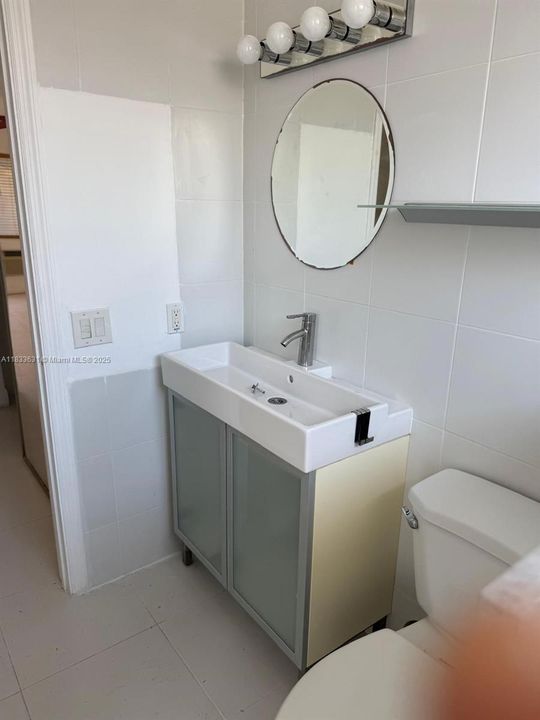 Vendido Recientemente: $126,000 (0 camas, 1 baños, 380 Pies cuadrados)