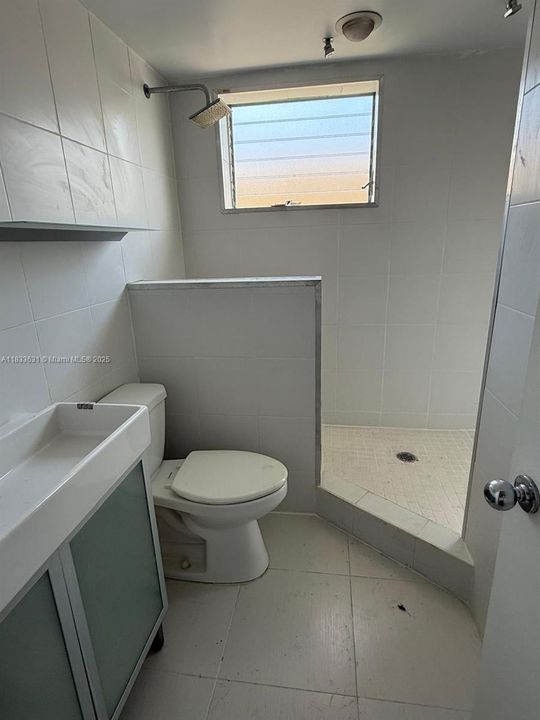 Vendido Recientemente: $126,000 (0 camas, 1 baños, 380 Pies cuadrados)