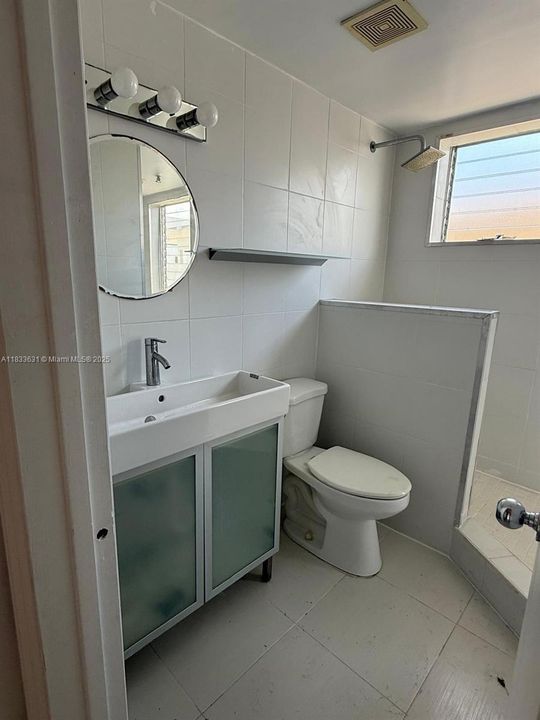 Vendido Recientemente: $126,000 (0 camas, 1 baños, 380 Pies cuadrados)