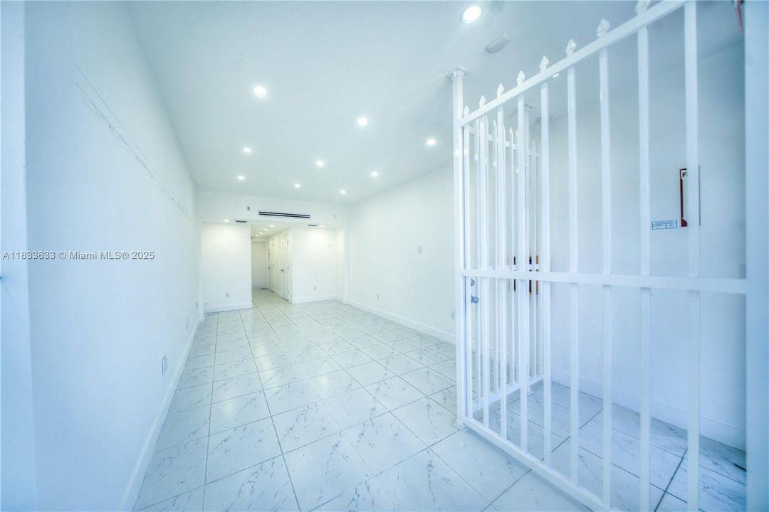 合同活跃: $1,500,000 (0 贝兹, 0 浴室, 0 平方英尺)