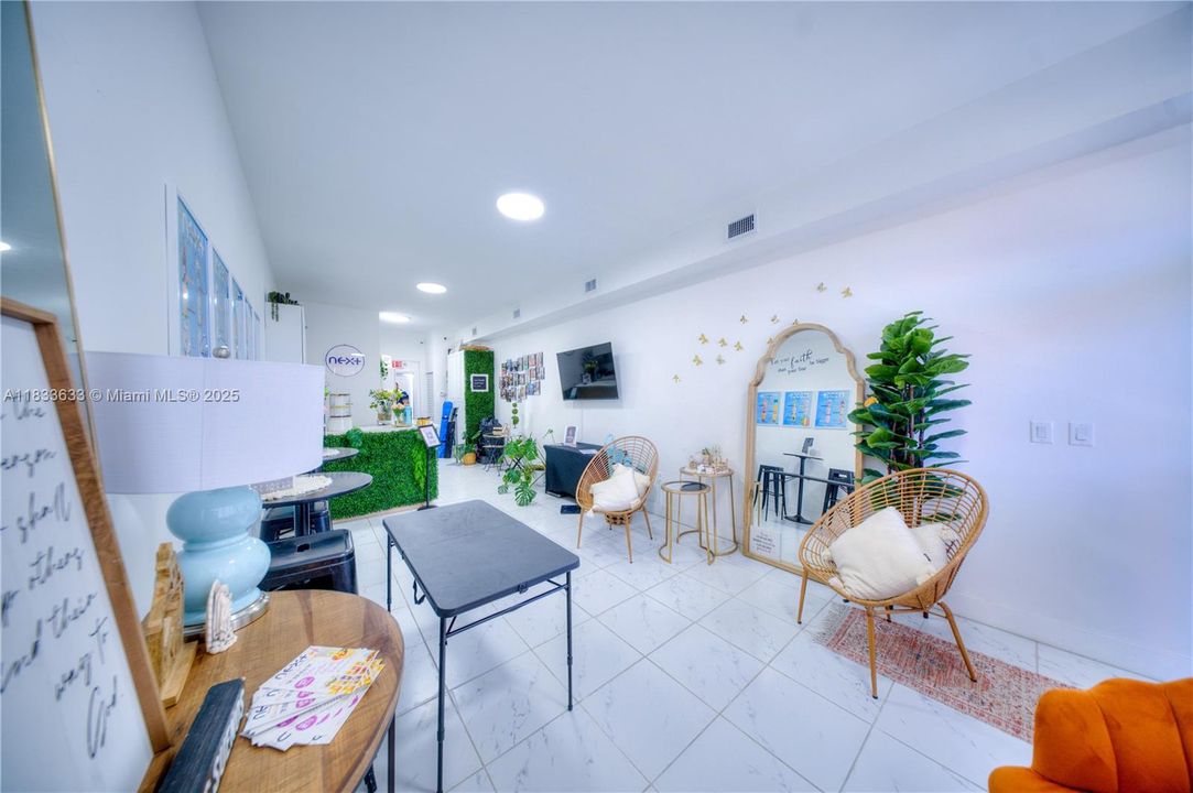 合同活跃: $1,500,000 (0 贝兹, 0 浴室, 0 平方英尺)