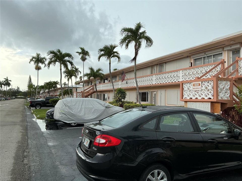 待售: $99,000 (1 贝兹, 1 浴室, 625 平方英尺)