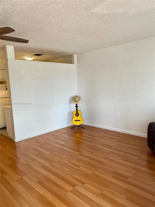 待售: $99,000 (1 贝兹, 1 浴室, 625 平方英尺)