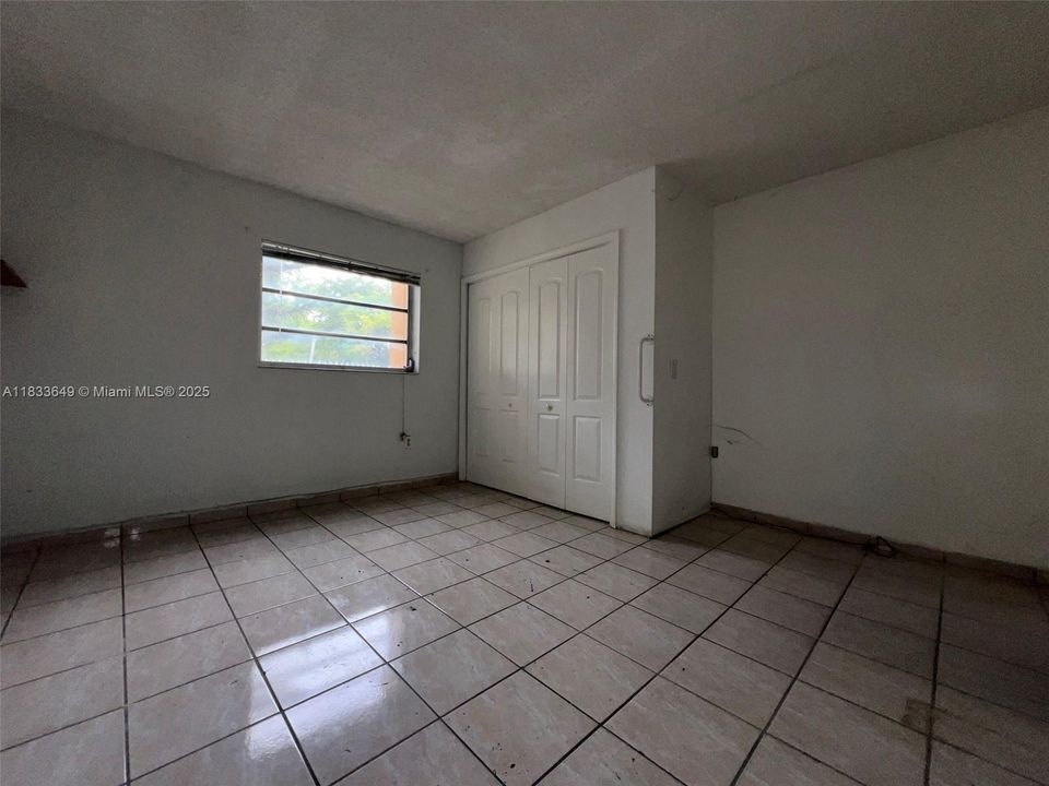 Active With Contract: $166,000 (2 beds, 2 baths, 903 Square Feet)