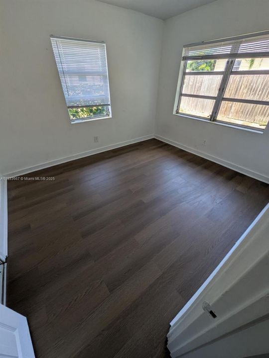 Active With Contract: $399,900 (3 beds, 1 baths, 1513 Square Feet)