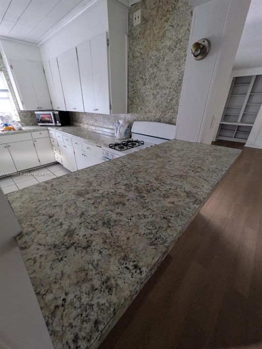 Active With Contract: $399,900 (3 beds, 1 baths, 1513 Square Feet)