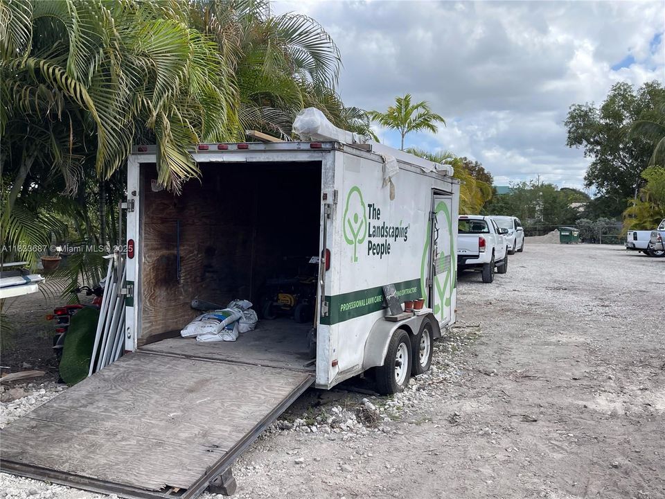 待售: $1,000,000 (1.30 acres)