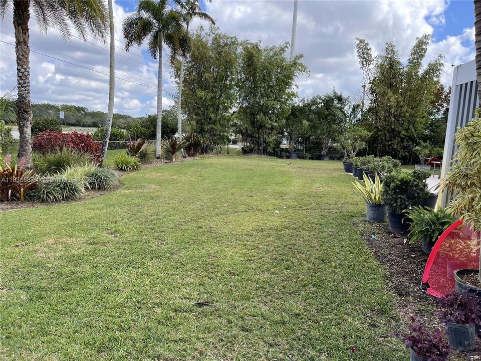 待售: $1,000,000 (1.30 acres)