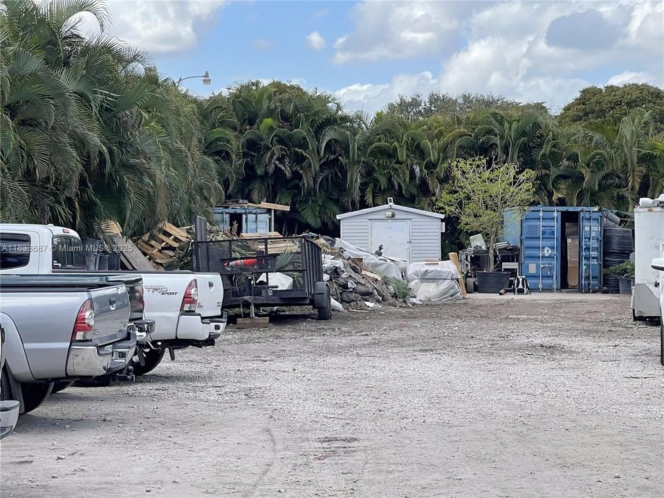 待售: $1,000,000 (1.30 acres)