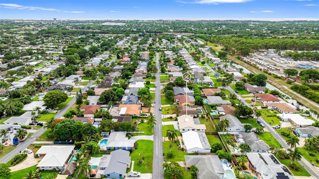 Active With Contract: $769,000 (4 beds, 2 baths, 2241 Square Feet)