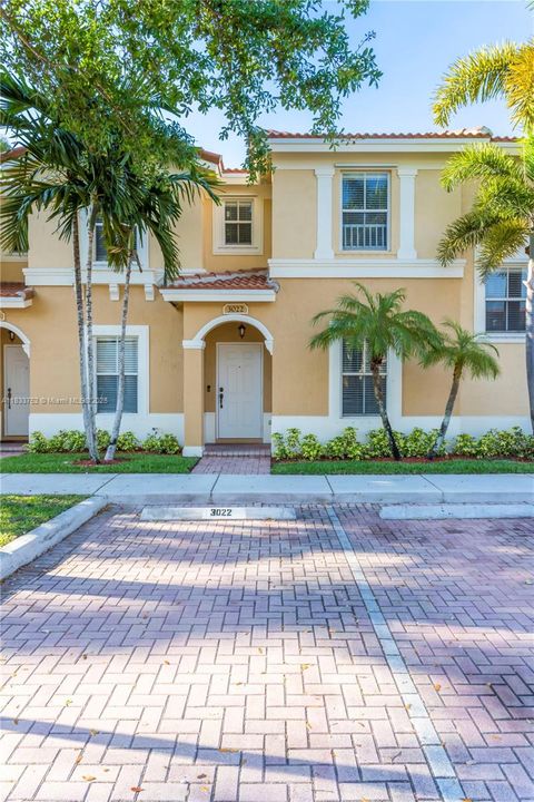 Recently Rented: $3,000 (3 beds, 3 baths, 1270 Square Feet)