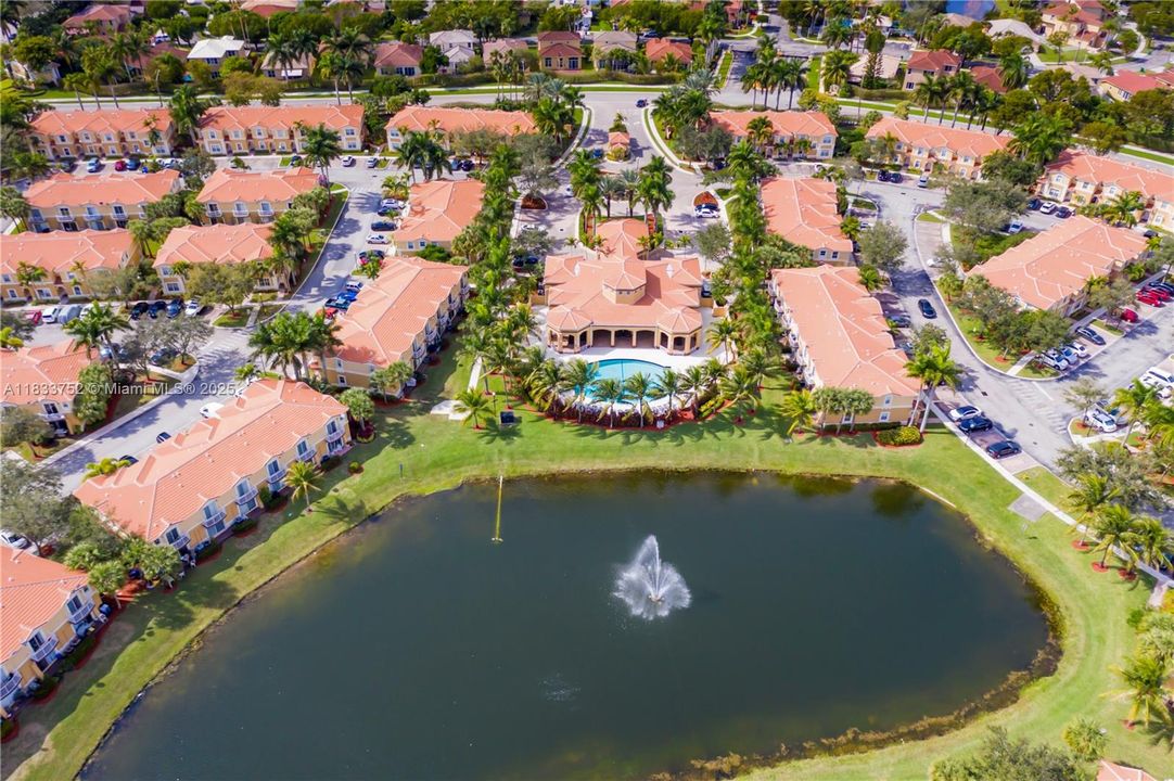 Recently Rented: $3,000 (3 beds, 3 baths, 1270 Square Feet)