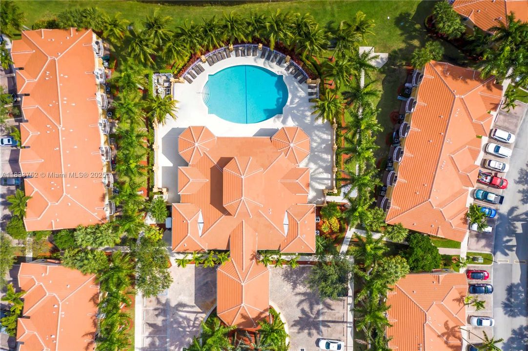 Recently Rented: $3,000 (3 beds, 3 baths, 1270 Square Feet)