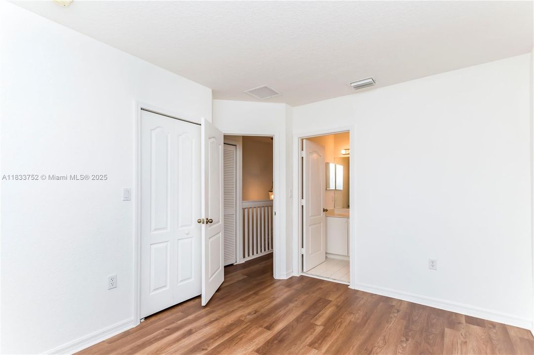 Ensuite bath for bedroom 3