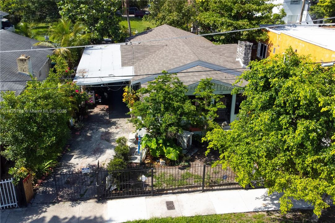 待售: $1,250,000 (2 贝兹, 1 浴室, 1510 平方英尺)