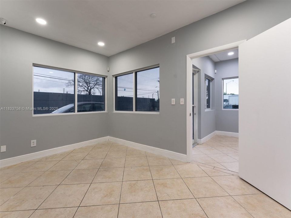 待售: $3,699,999 (0 贝兹, 0 浴室, 0 平方英尺)