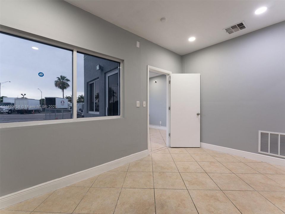 待售: $3,699,999 (0 贝兹, 0 浴室, 0 平方英尺)