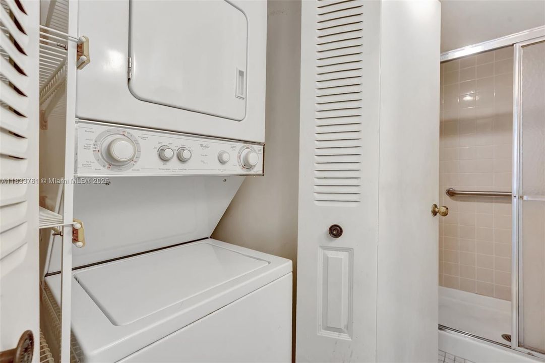 Под контрактом: $90,000 (2 спален, 2 ванн, 790 Квадратных фут)