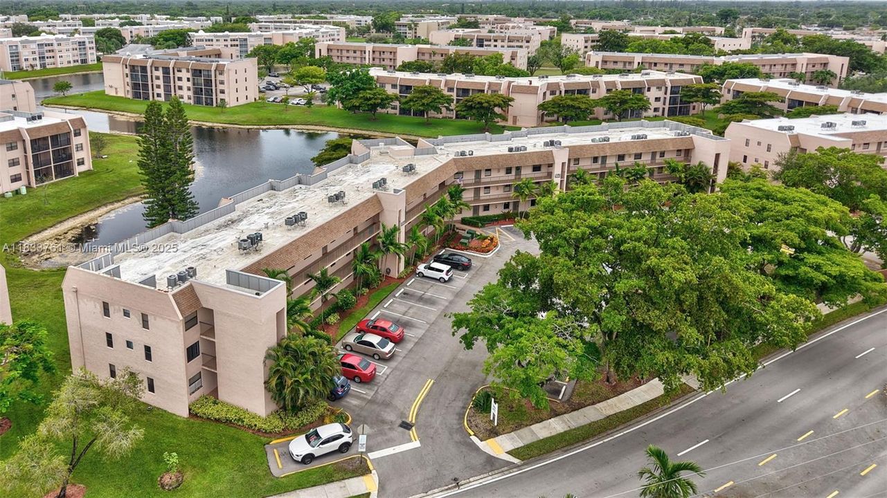 Под контрактом: $90,000 (2 спален, 2 ванн, 790 Квадратных фут)