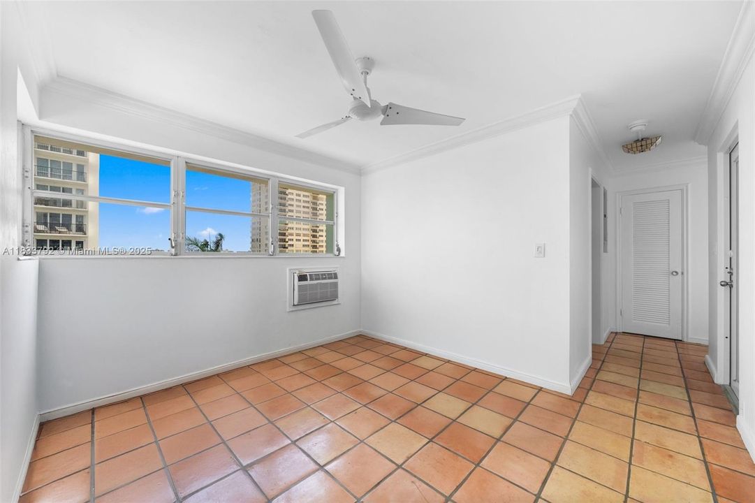 For Sale: $395,000 (1 beds, 1 baths, 1265 Square Feet)