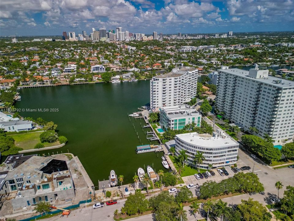 For Sale: $395,000 (1 beds, 1 baths, 1265 Square Feet)