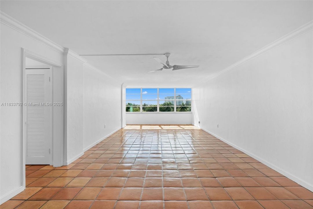 For Sale: $395,000 (1 beds, 1 baths, 1265 Square Feet)