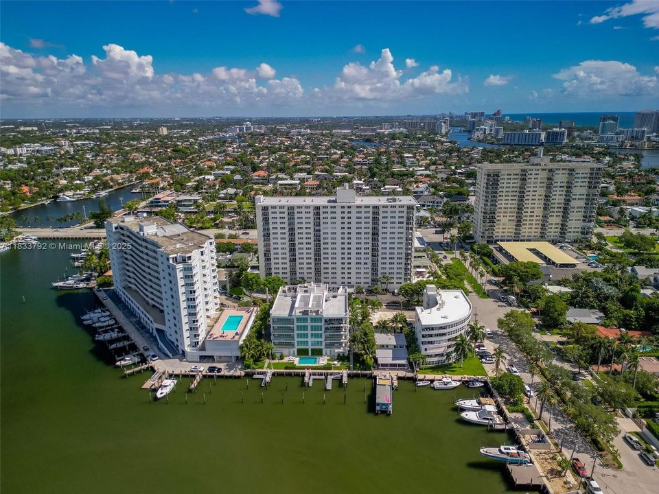 For Sale: $395,000 (1 beds, 1 baths, 1265 Square Feet)