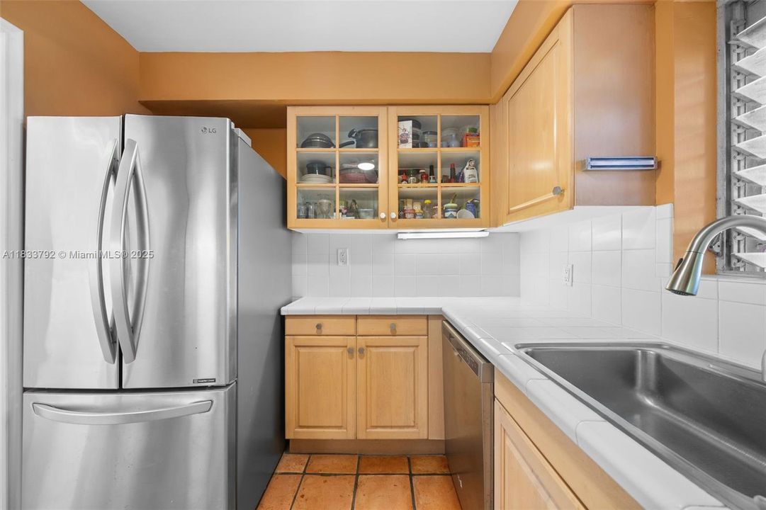 For Sale: $395,000 (1 beds, 1 baths, 1265 Square Feet)