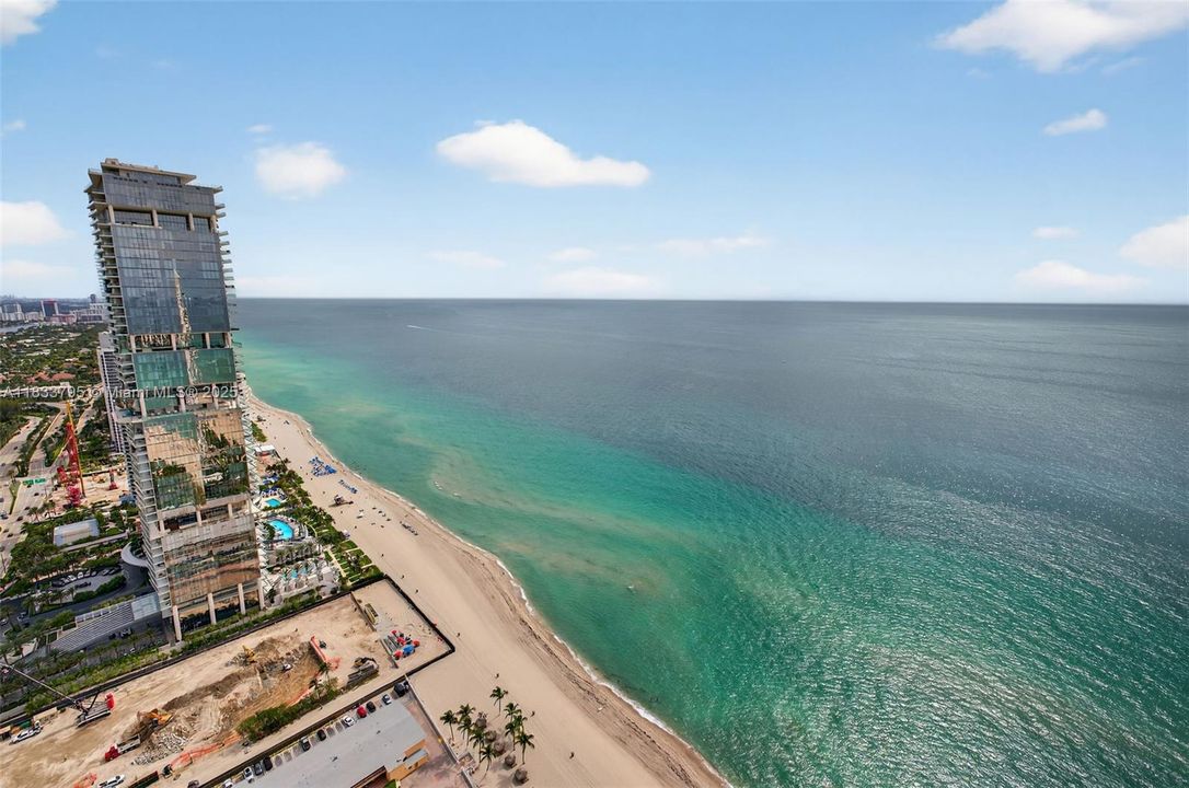 Vendido Recientemente: $3,600,000 (4 camas, 4 baños, 3806 Pies cuadrados)