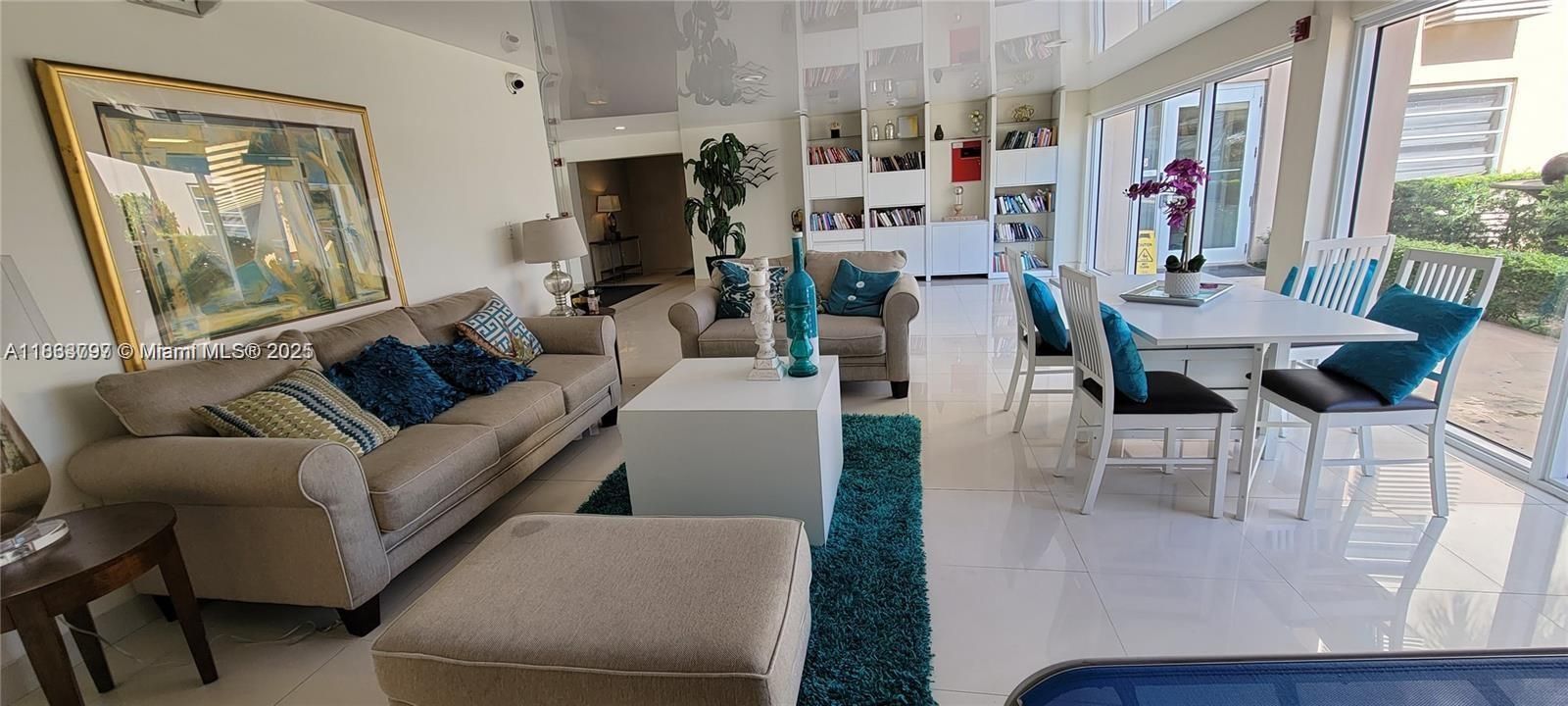 For Rent: $2,300 (2 beds, 2 baths, 858 Square Feet)