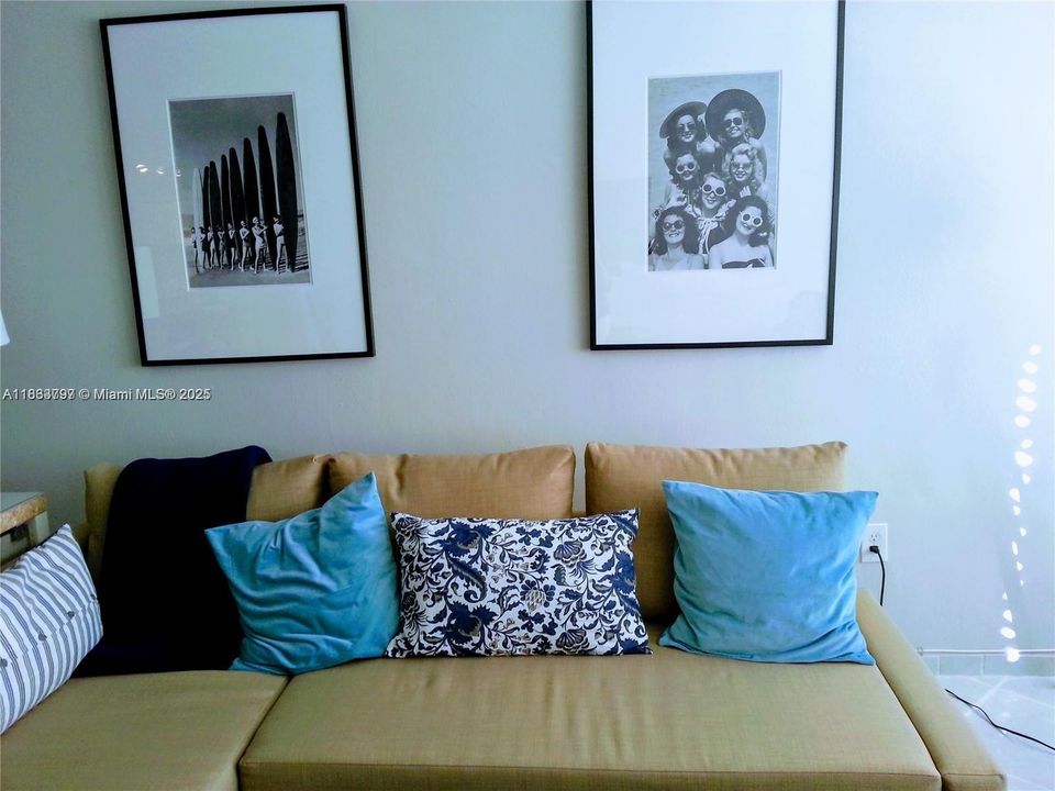 For Rent: $2,300 (2 beds, 2 baths, 858 Square Feet)