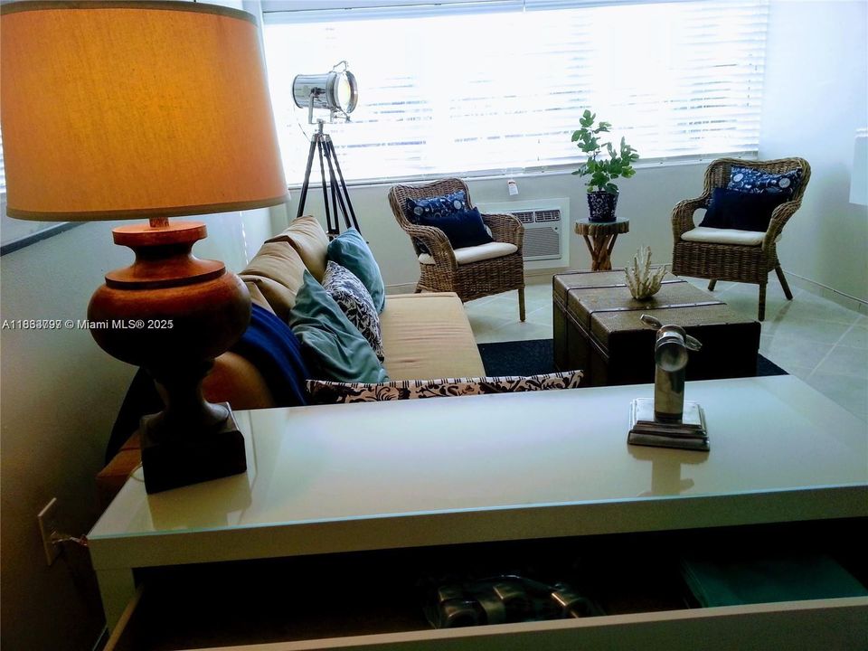 For Rent: $2,300 (2 beds, 2 baths, 858 Square Feet)