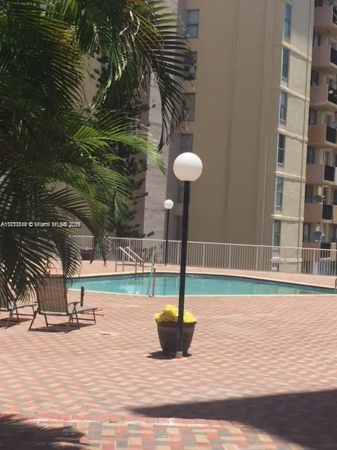 For Sale: $179,900 (2 beds, 2 baths, 1112 Square Feet)