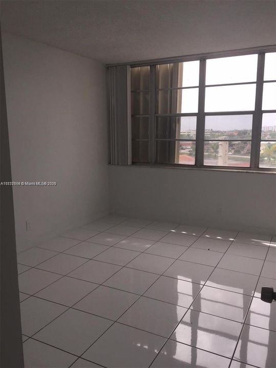 For Sale: $179,900 (2 beds, 2 baths, 1112 Square Feet)