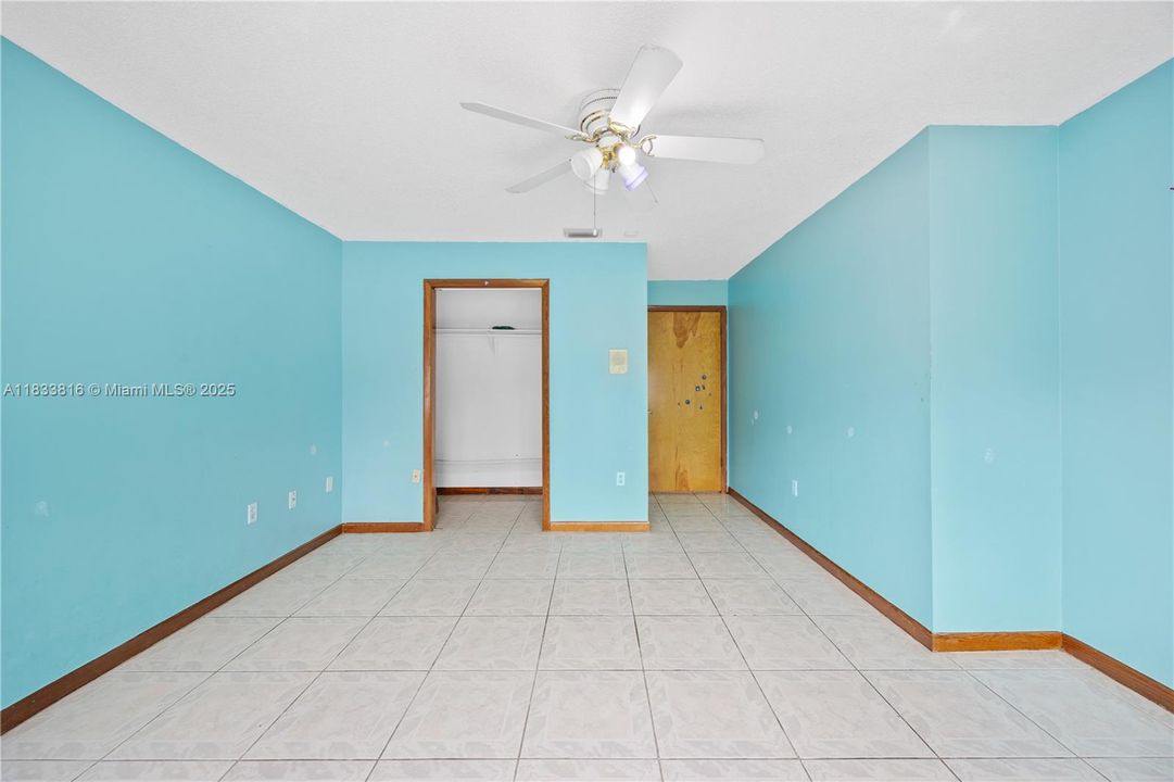 Recently Sold: $933,000 (4 beds, 3 baths, 2824 Square Feet)