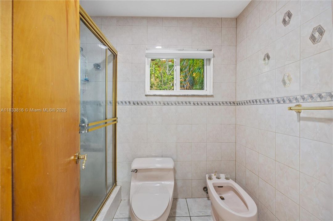 Recently Sold: $933,000 (4 beds, 3 baths, 2824 Square Feet)