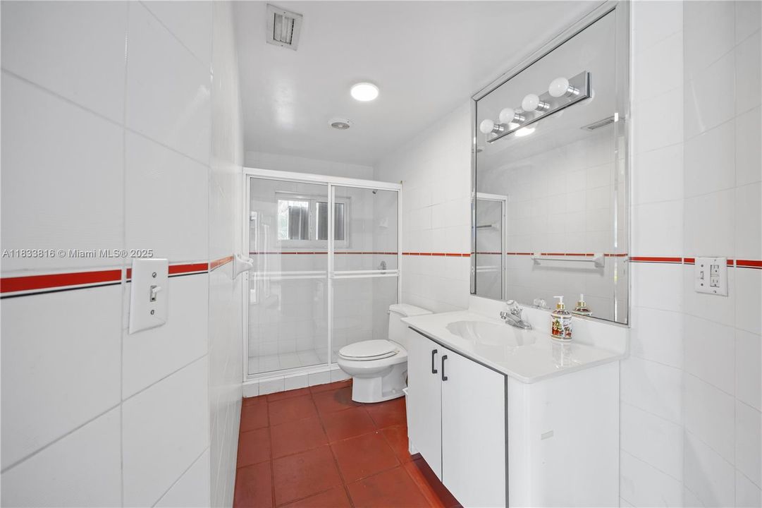 Recently Sold: $933,000 (4 beds, 3 baths, 2824 Square Feet)