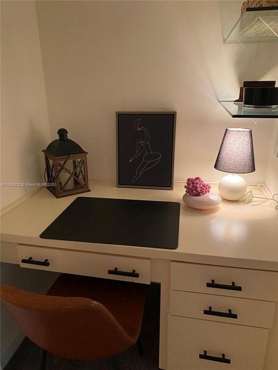 最近租的: $2,100 (2 贝兹, 2 浴室, 1637 平方英尺)