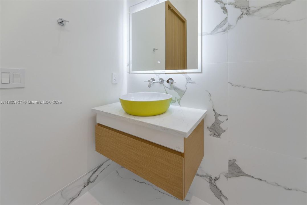 For Rent: $5,500 (5 beds, 3 baths, 2199 Square Feet)