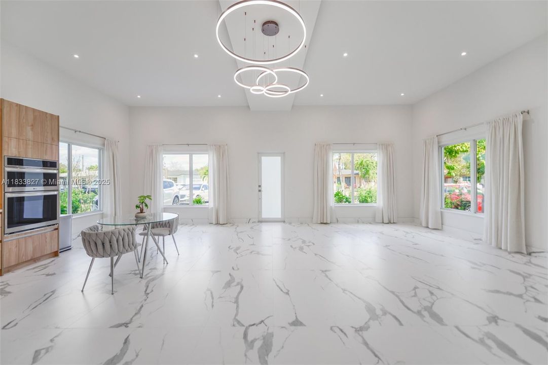 For Rent: $5,500 (5 beds, 3 baths, 2199 Square Feet)