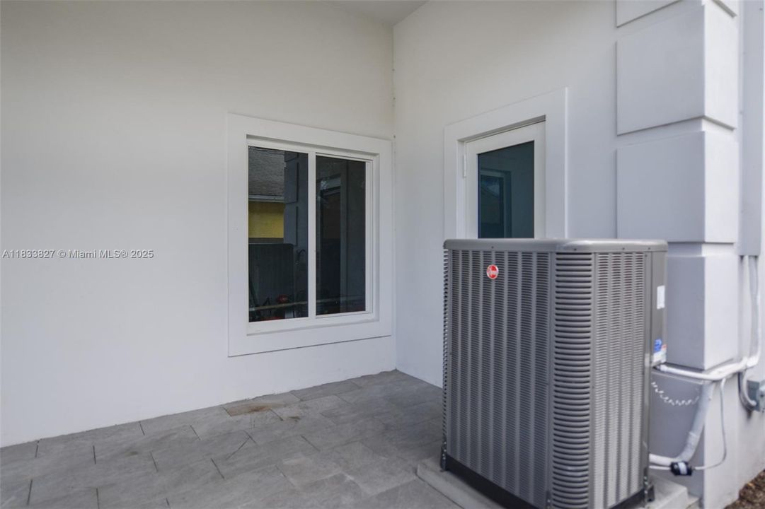 For Rent: $5,500 (5 beds, 3 baths, 2199 Square Feet)