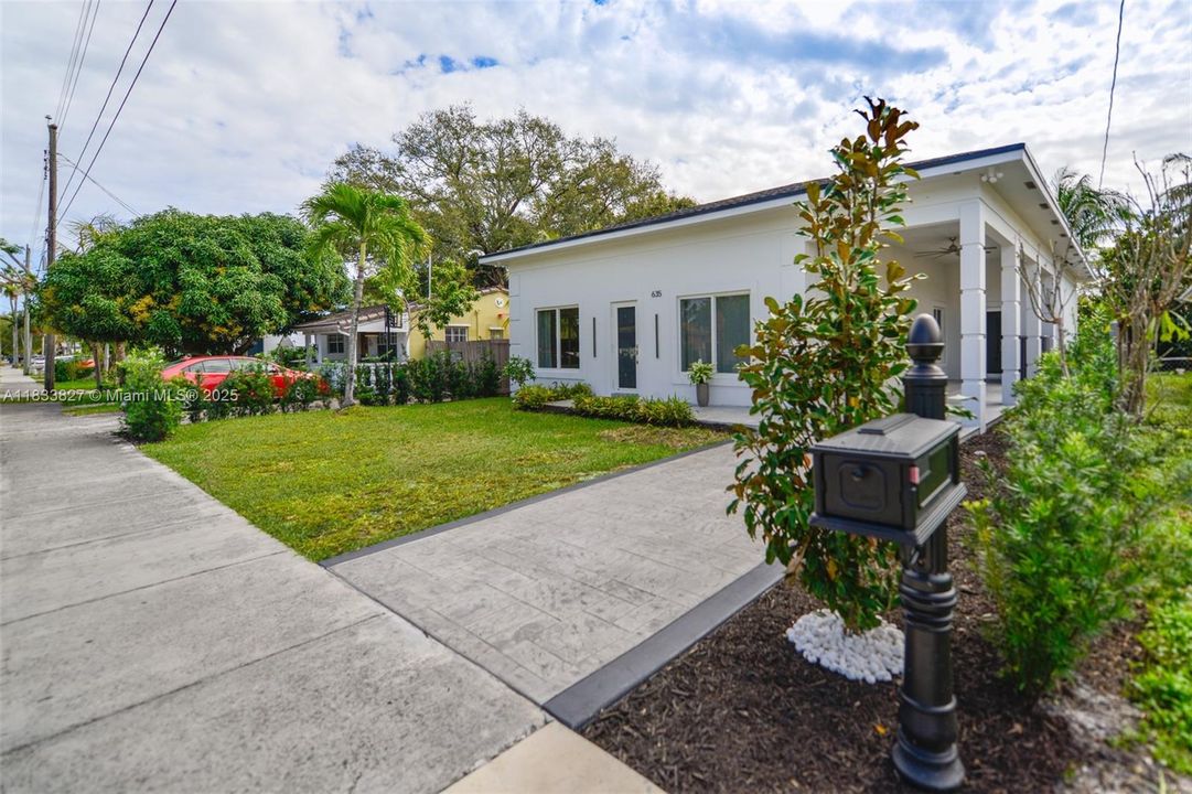 For Rent: $5,500 (5 beds, 3 baths, 2199 Square Feet)